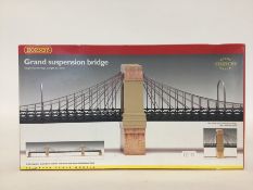 HORNBY: An 00 gauge boxed scale model "Grand Suspe