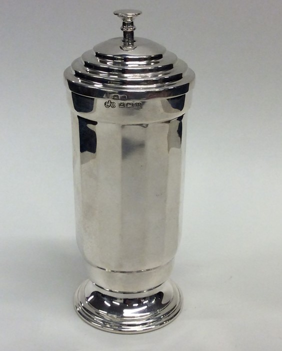 A good quality heavy silver sugar caster with pane - Image 2 of 2