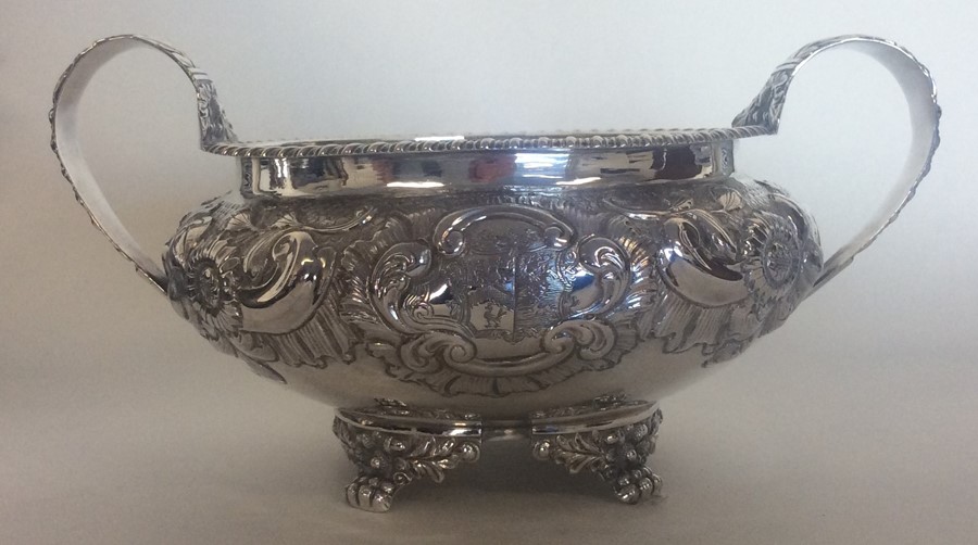 A Georgian embossed silver sugar bowl, the body de - Image 3 of 3