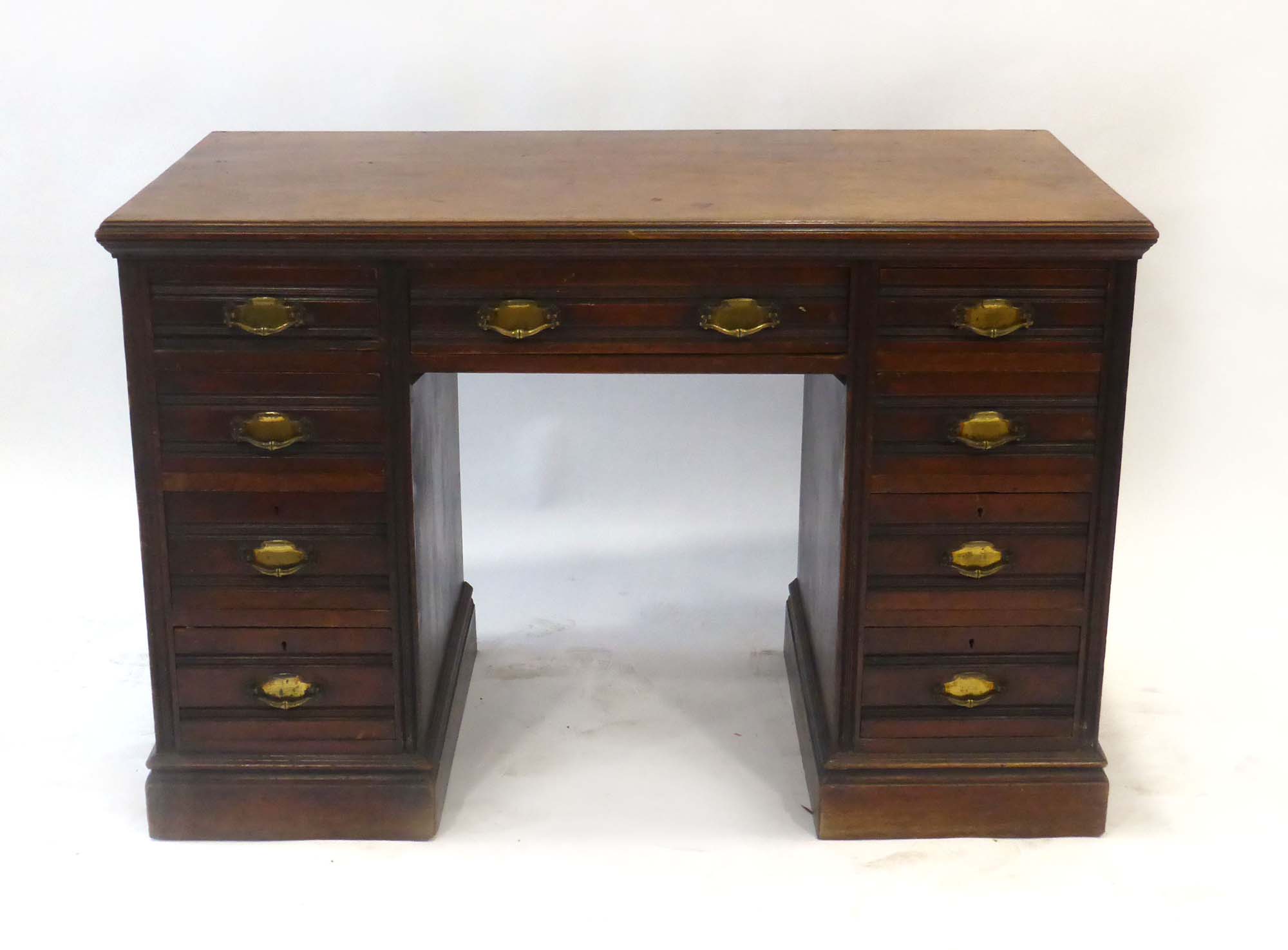 A Victorian mahogany twin pedestal desk with an arrangement of nine drawers on plinth bases, l. - Image 3 of 3