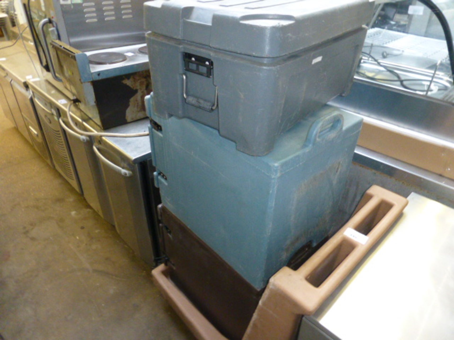 Trolley with 3 thermal boxes