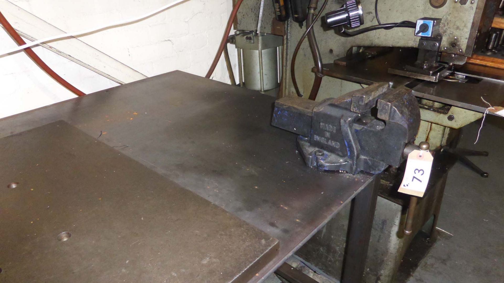 Steel workbench with Record No. 4 vice, chair and base plate, bench size approx 1m x 2m, steel plate - Image 2 of 2