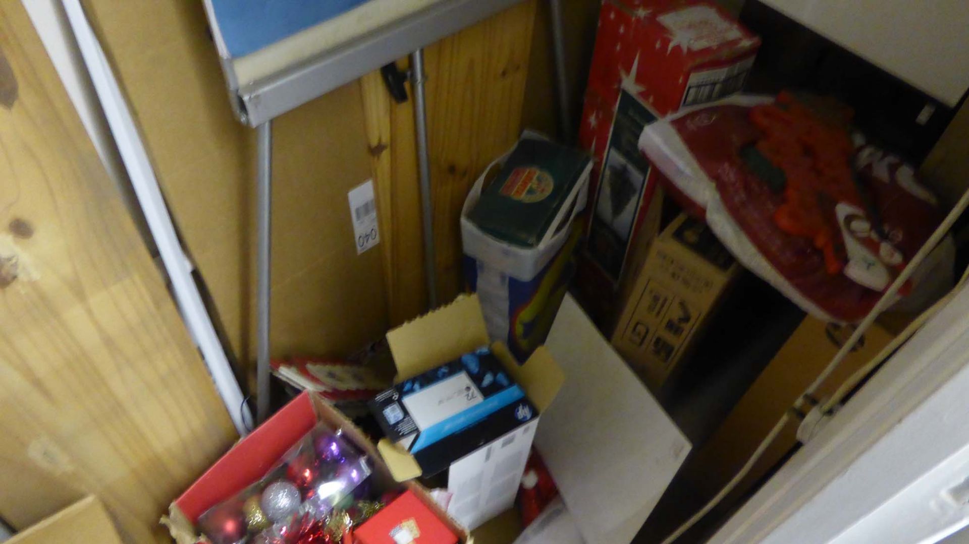 Qty of office sundries and stationery, comprising of Christmas decorations, file trays, sundries etc - Image 3 of 3