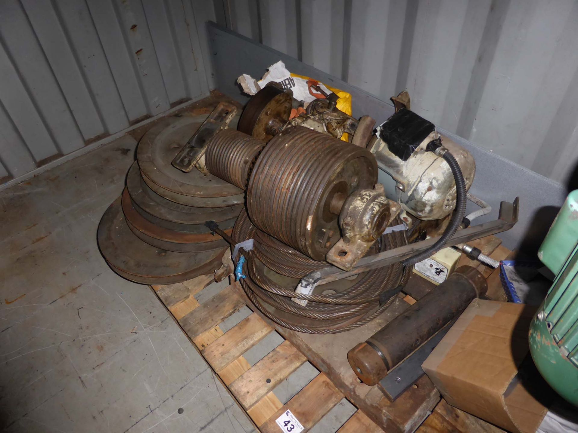 Pallet of used heavy duty electric motor, flywheels, winch wheels and wire rope - Image 2 of 2