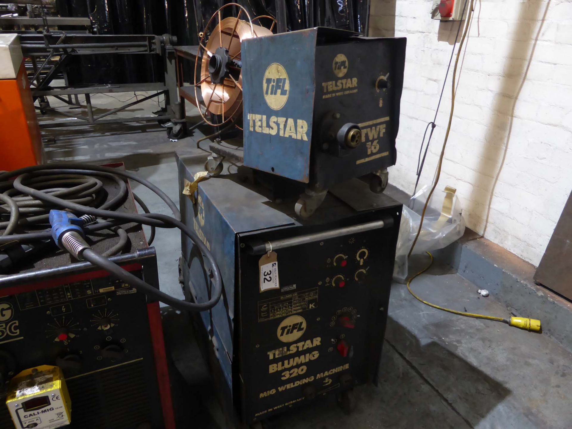 Telstar BLUMIG 320 MIG welding set with TWF16 wire feed unit