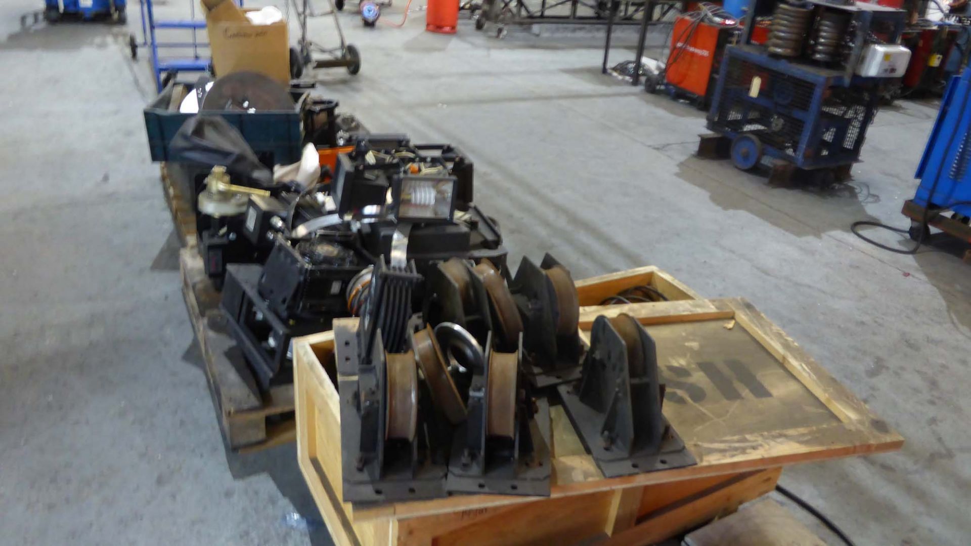 4 pallets of assorted second hand cinema track components including winching units, gear box motors, - Image 7 of 8