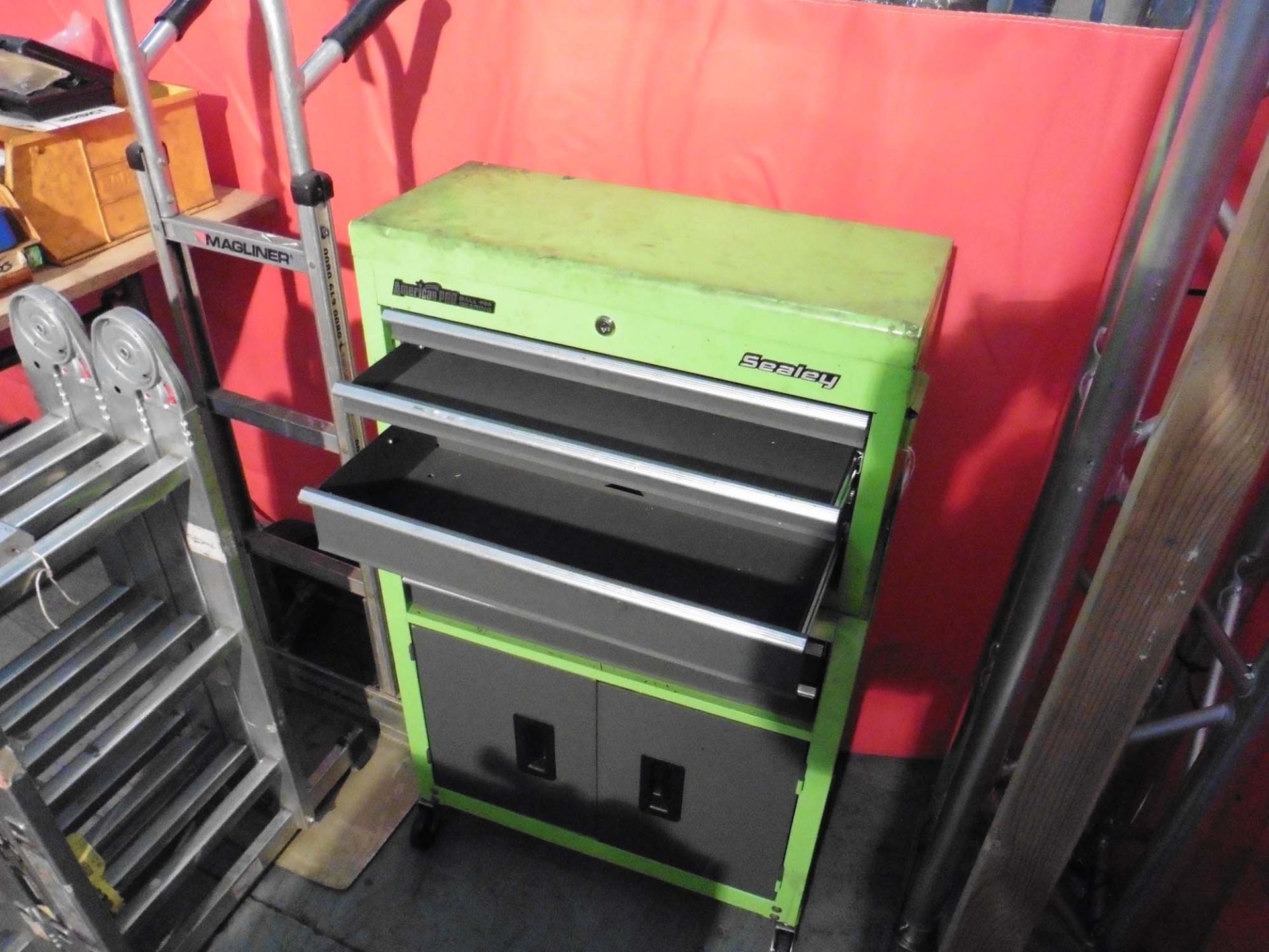 Sealey green 2 part roller drawer tool chest on castors - Image 2 of 2