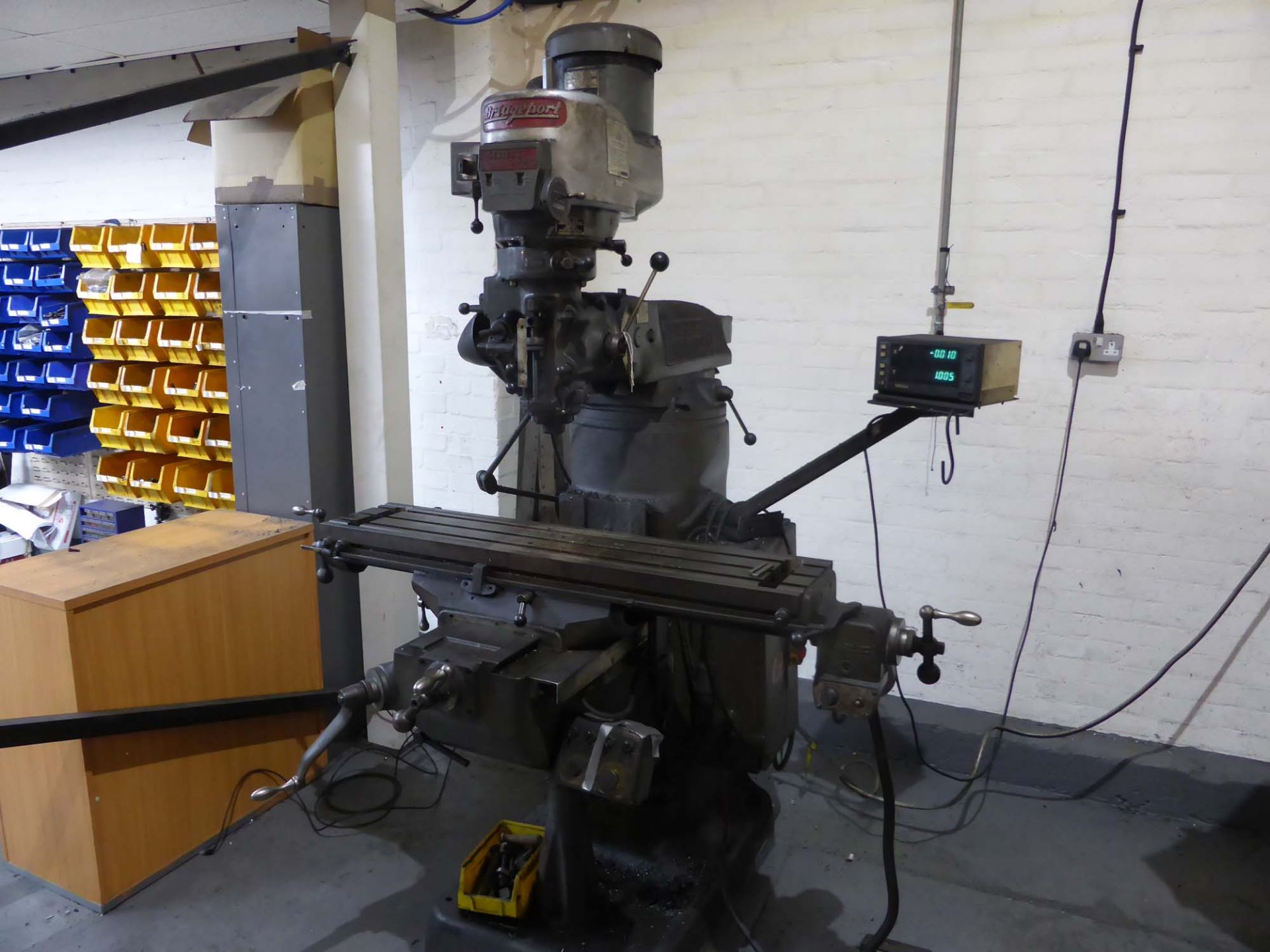 Bridgeport Series 1 2HP turret milling machine with powered table, Mitutoyo 2 axis DRO