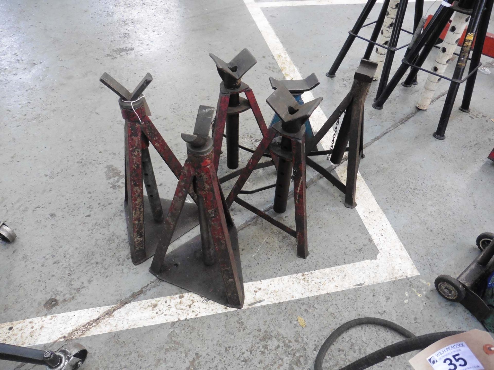 Six various axle stands - Bild 2 aus 3