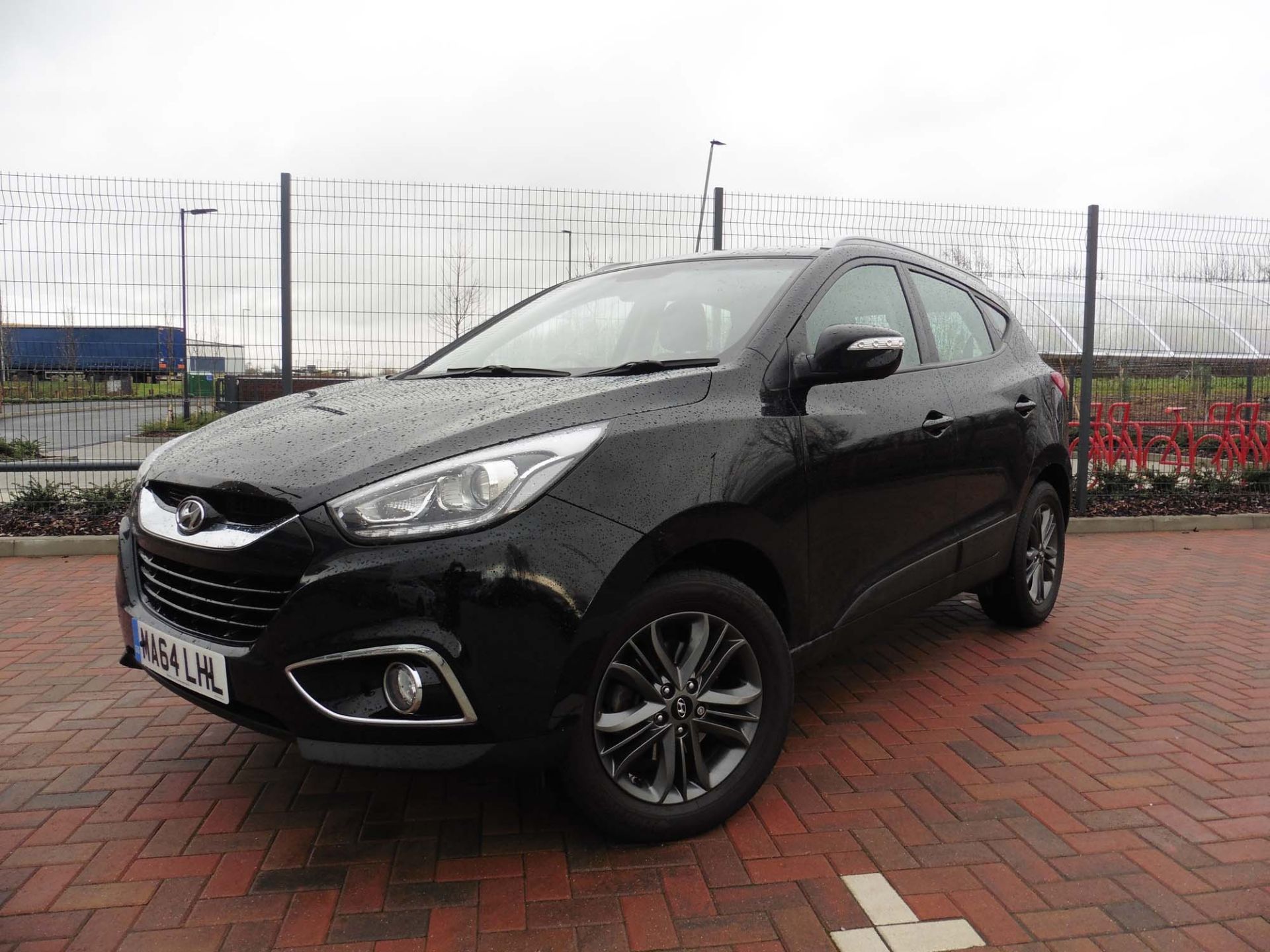 Hyundai ix35 SE 1591cc petrol estate Registration number: MA64 LHL First Registered: 24.09.2014 - Image 2 of 9