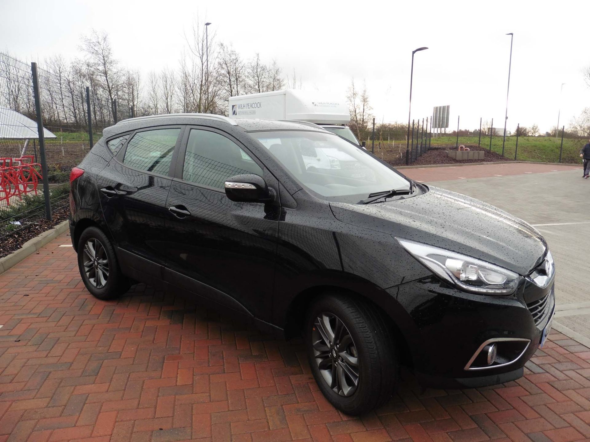 Hyundai ix35 SE 1591cc petrol estate Registration number: MA64 LHL First Registered: 24.09.2014 - Image 6 of 9