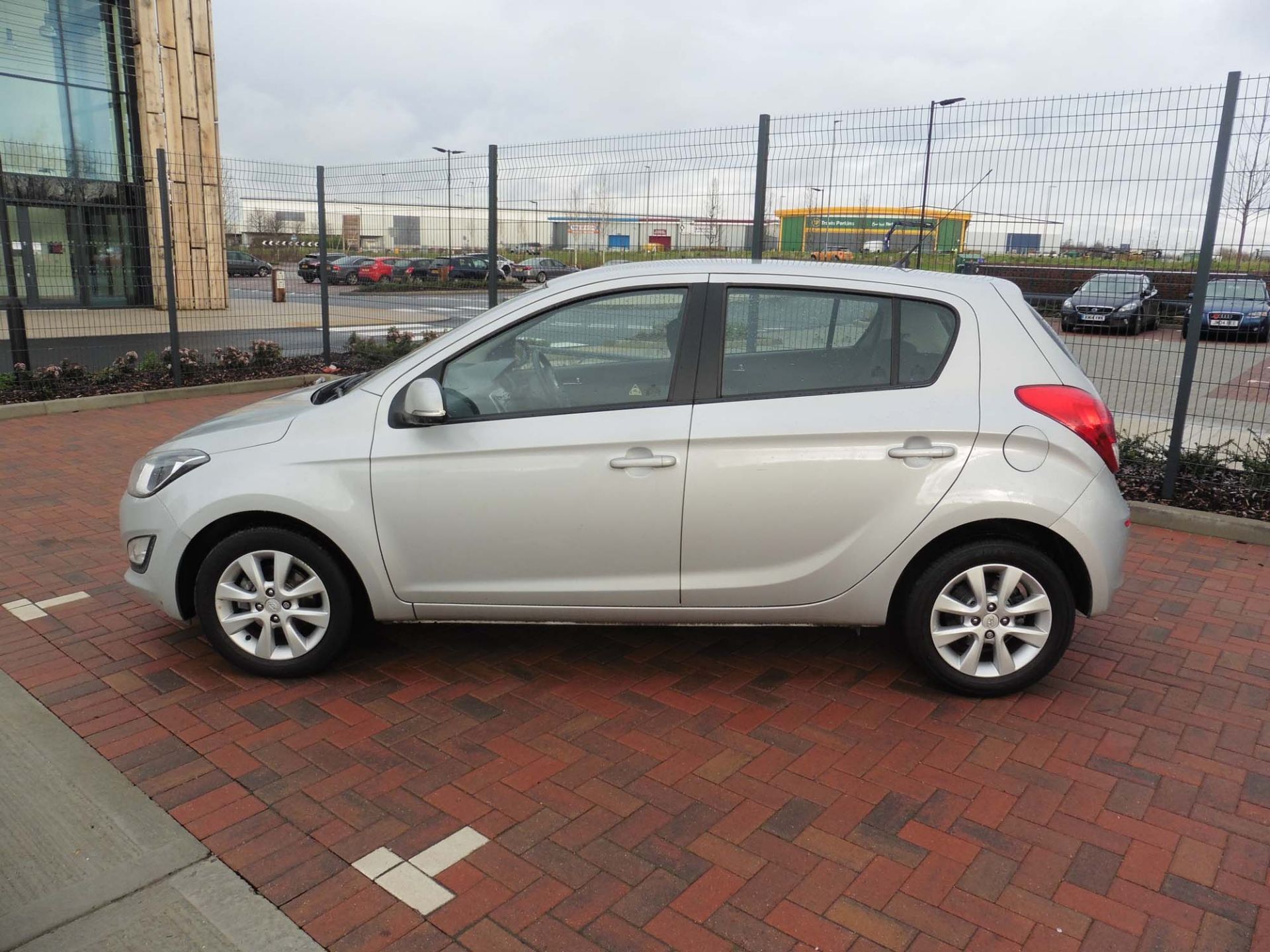 Hyundai i20 Active Auto 1396cc petrol hatchback Registration number: YM63 GBY First Registered: 07. - Image 3 of 9