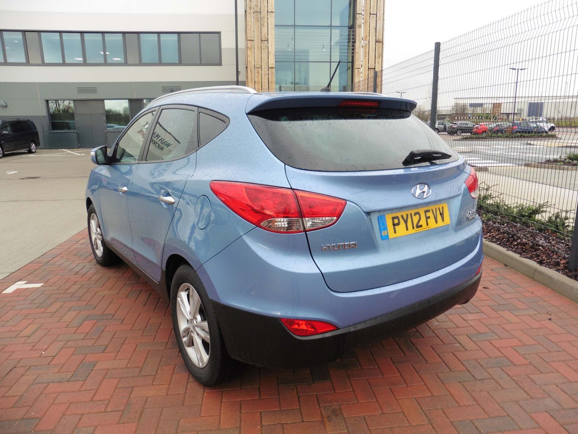 Hyundai ix35 Premium 2wd CRDI 1685cc diesel estate Registration number: PY12 FVV First Registered: - Image 4 of 9