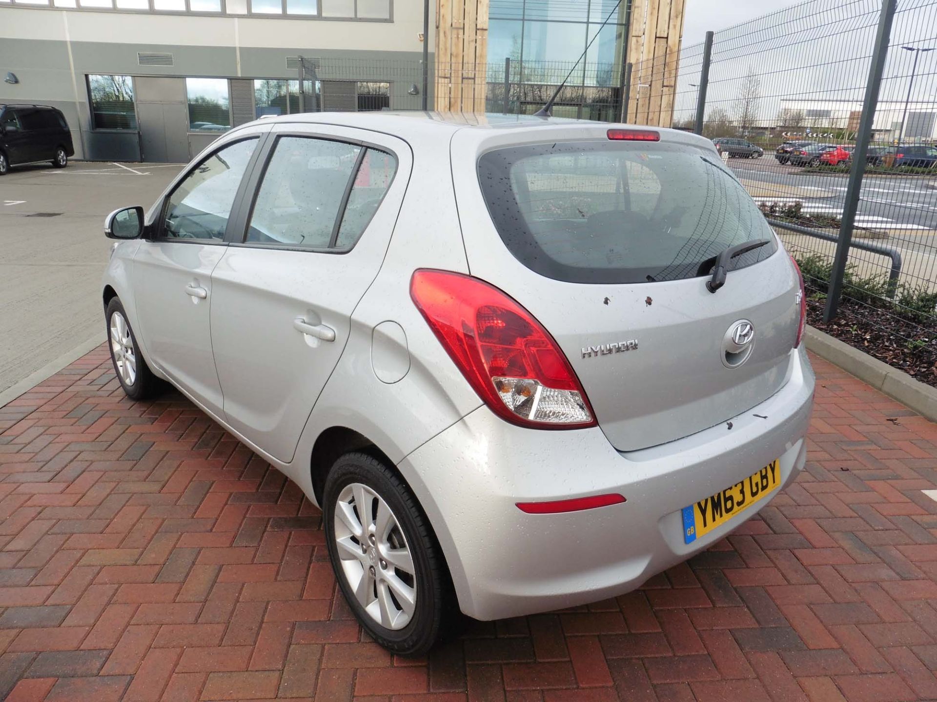 Hyundai i20 Active Auto 1396cc petrol hatchback Registration number: YM63 GBY First Registered: 07. - Image 4 of 9