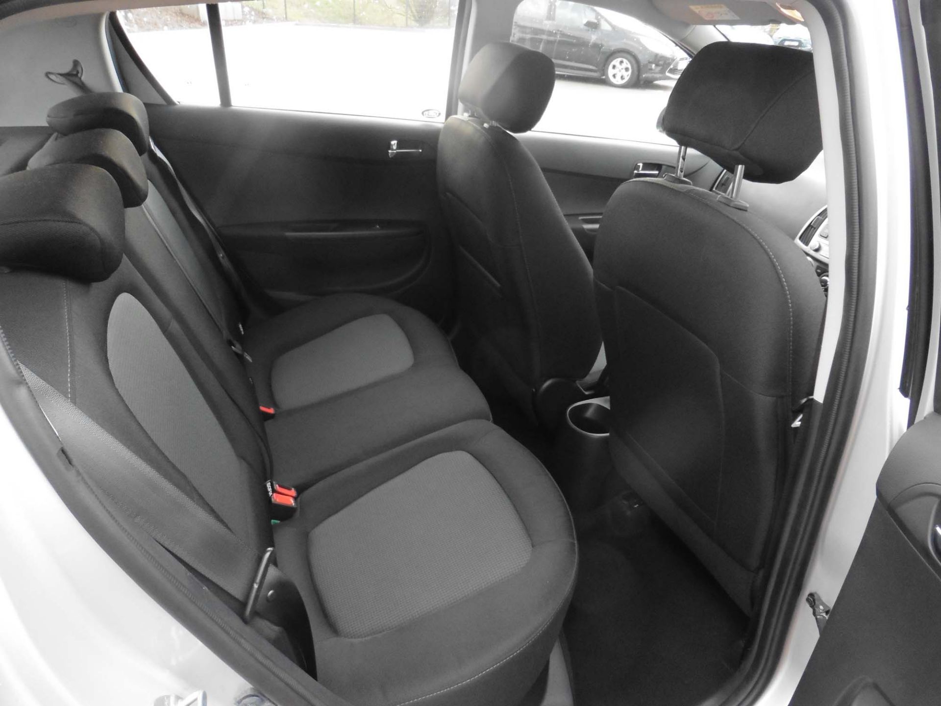 Hyundai i20 Active 1248cc 5 door hatchback Registration number: LL64 XJJ First Registered: 30.12. - Image 8 of 10