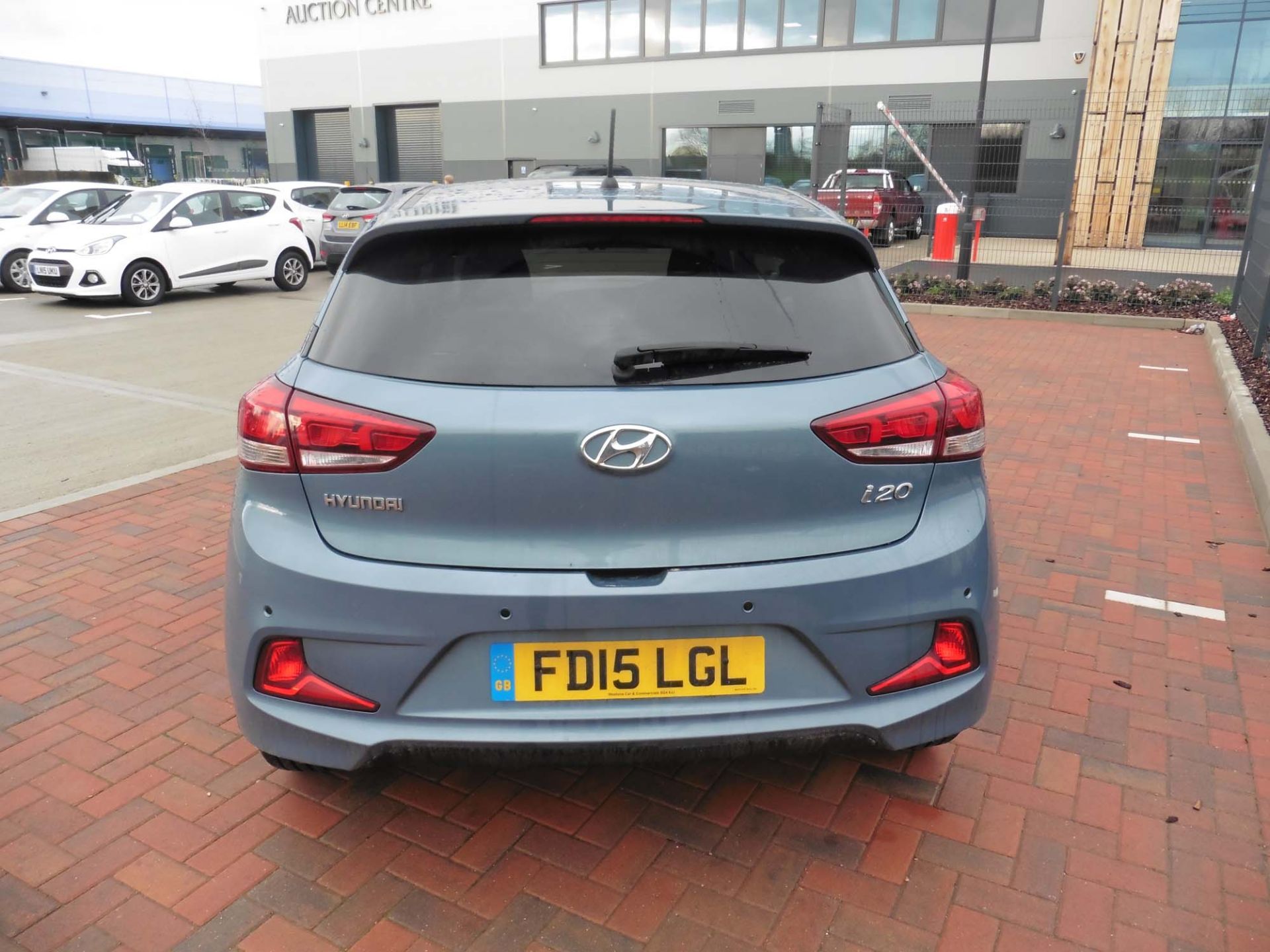 Hyundai i20 Sport CRDI 1396cc diesel coupe Registration number: FD15 LGL First Registered: 12.05. - Image 5 of 9