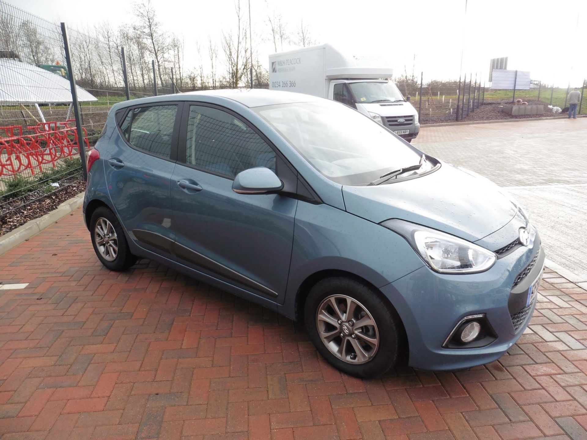 Hyundai i10 Premium 1248cc petrol hatchback Registration number: EF66 UUP First Registered: 29.11. - Image 6 of 9