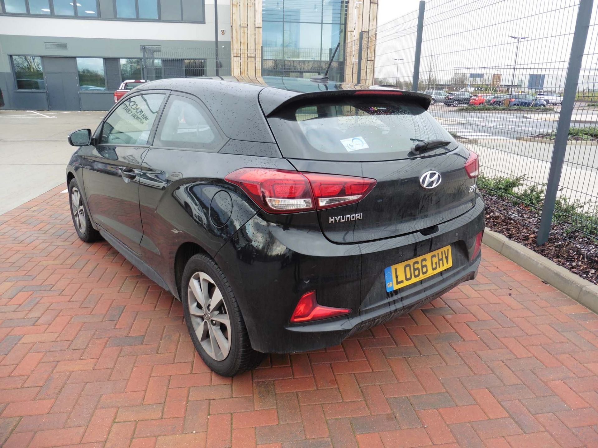 Hyundai i20 SE MPI 1248cc, petrol coupe Registration number: LO66 GHV First Registered: 31.01.2017 - Image 4 of 9