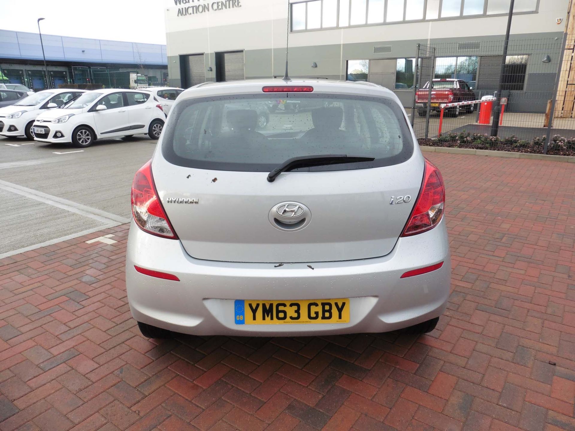 Hyundai i20 Active Auto 1396cc petrol hatchback Registration number: YM63 GBY First Registered: 07. - Image 5 of 9