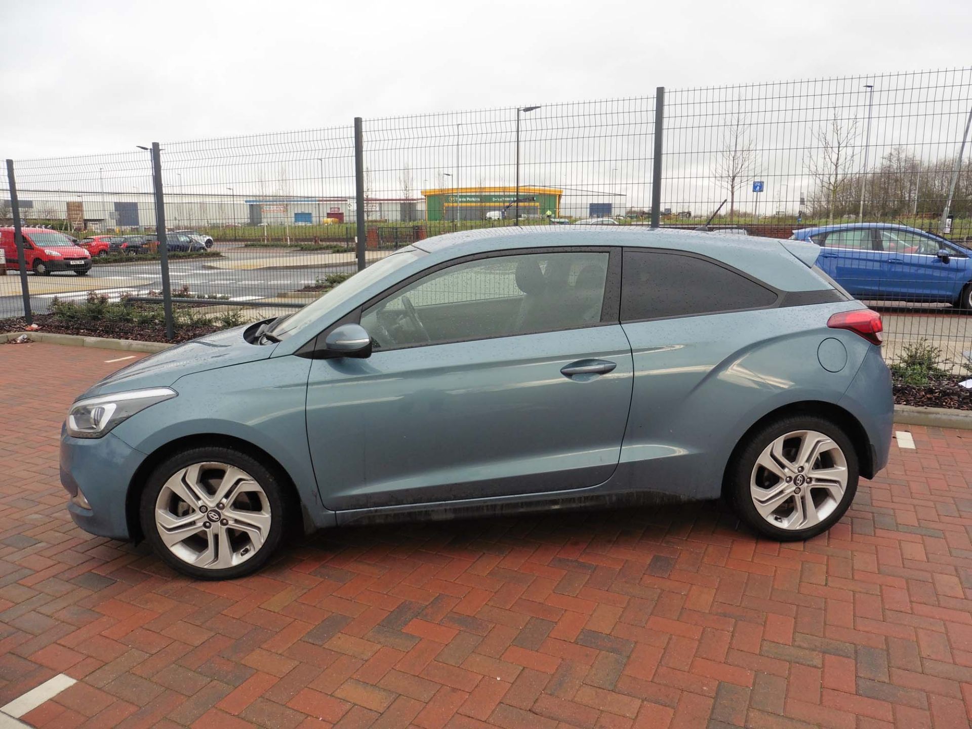 Hyundai i20 Sport CRDI 1396cc diesel coupe Registration number: FD15 LGL First Registered: 12.05. - Image 3 of 9