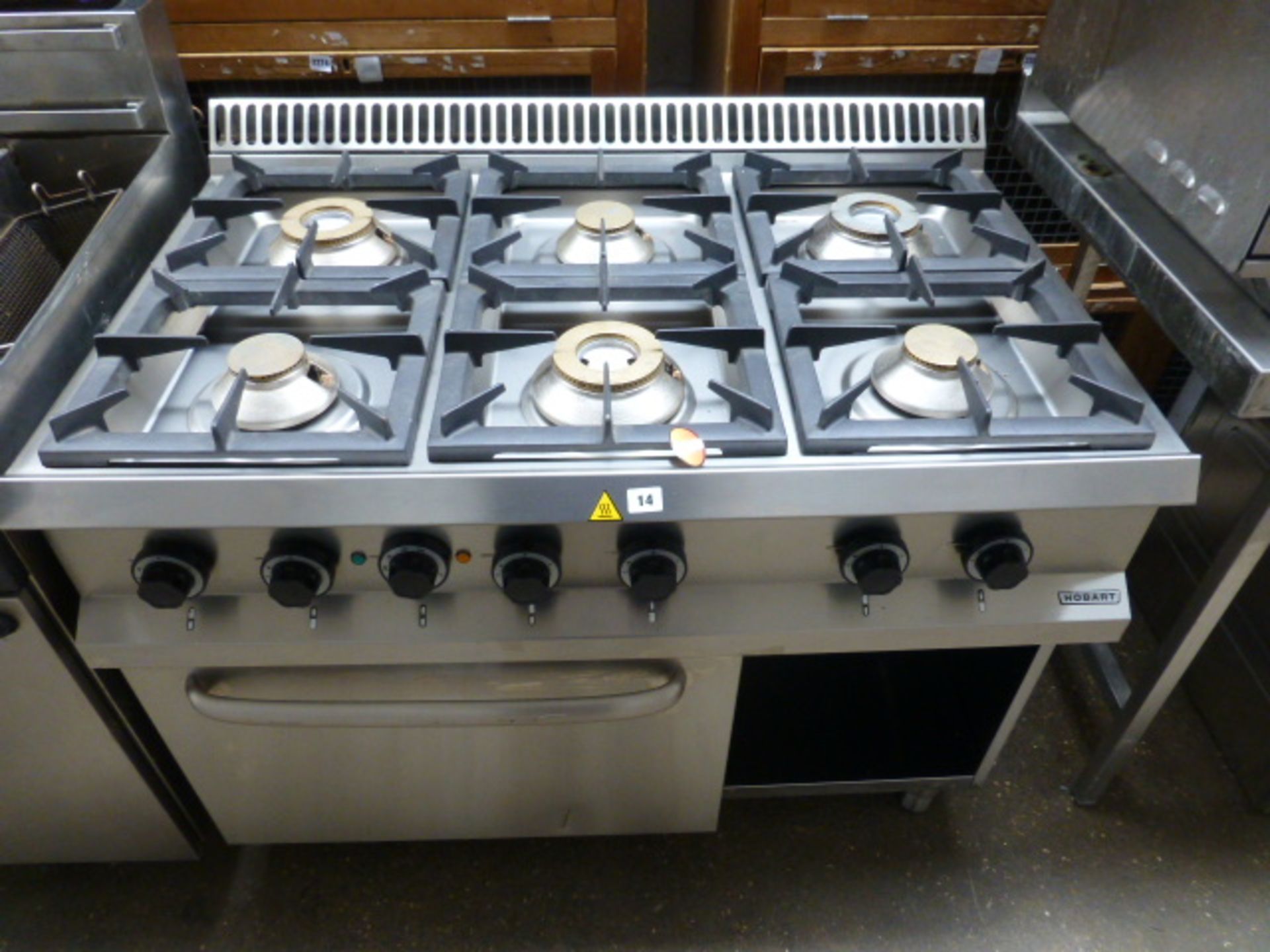 110cm gas Hobart 6 burner cooker with large single door oven under