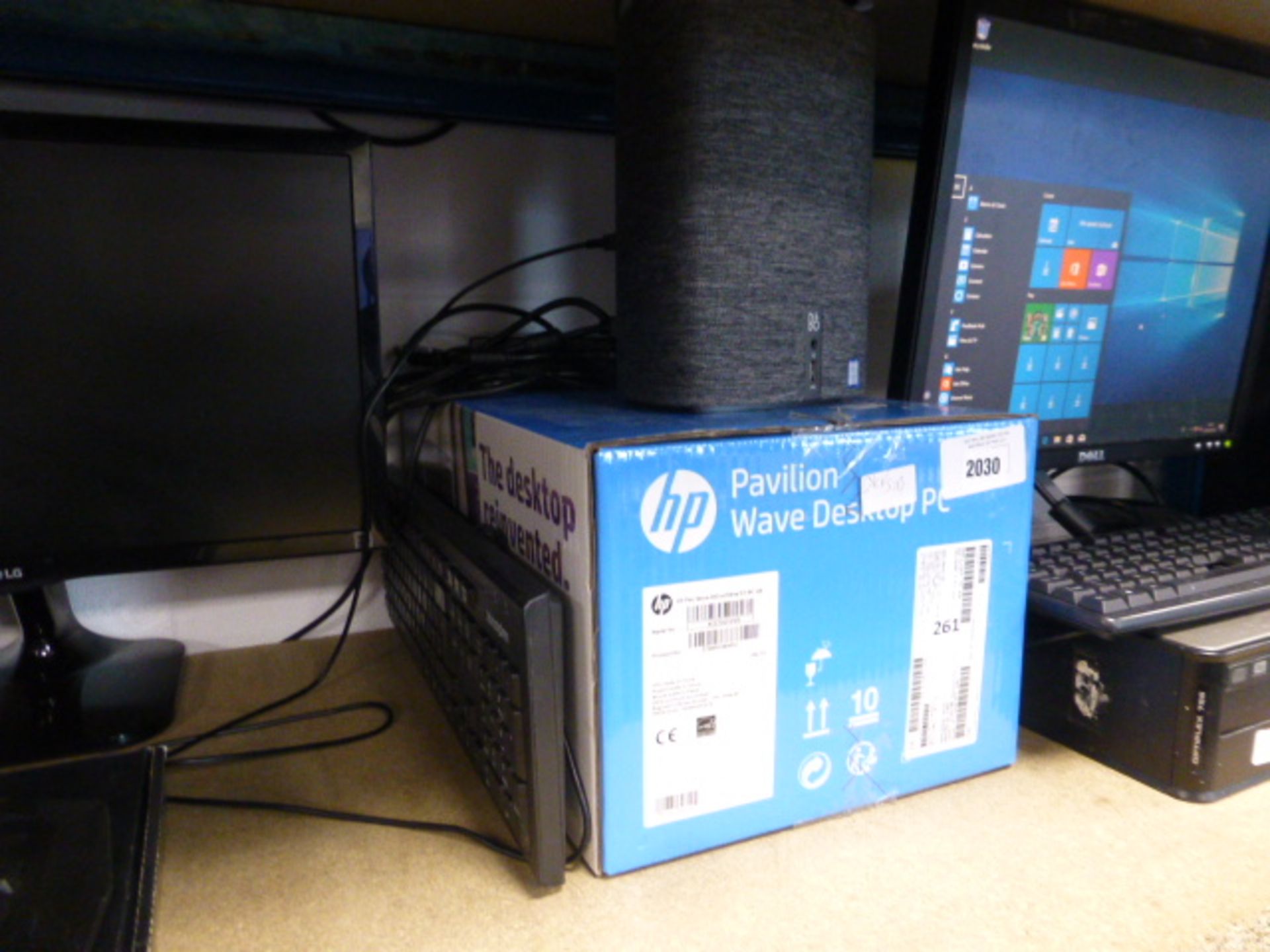 2051 HP Pavilion wave desktop PC