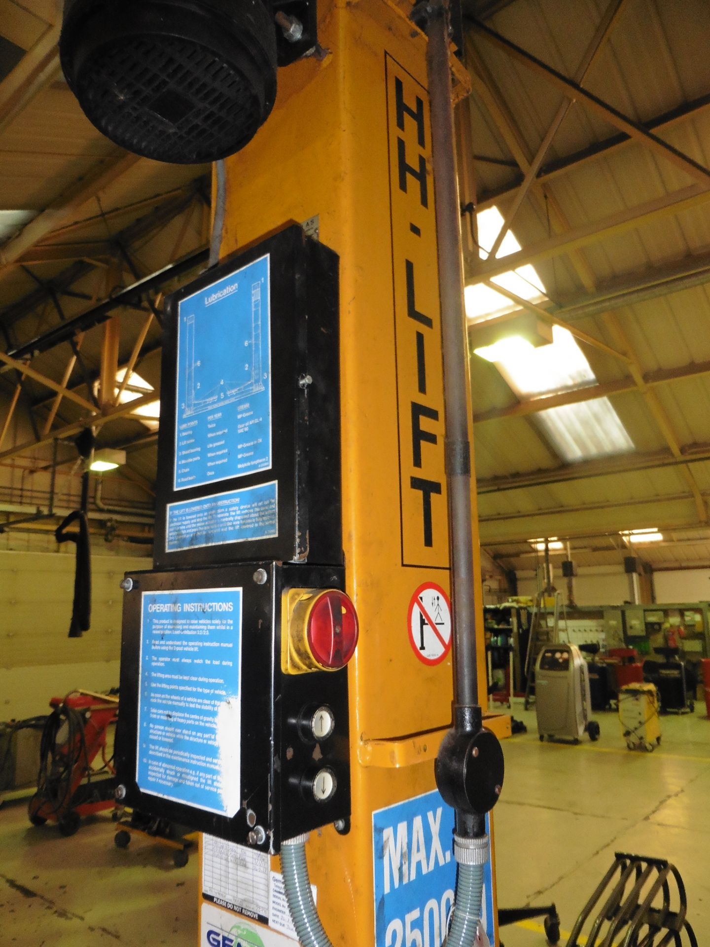 HH Intertech 2.5 tonne 2 post car lift model HH225 serial no: 22790, - Image 3 of 4