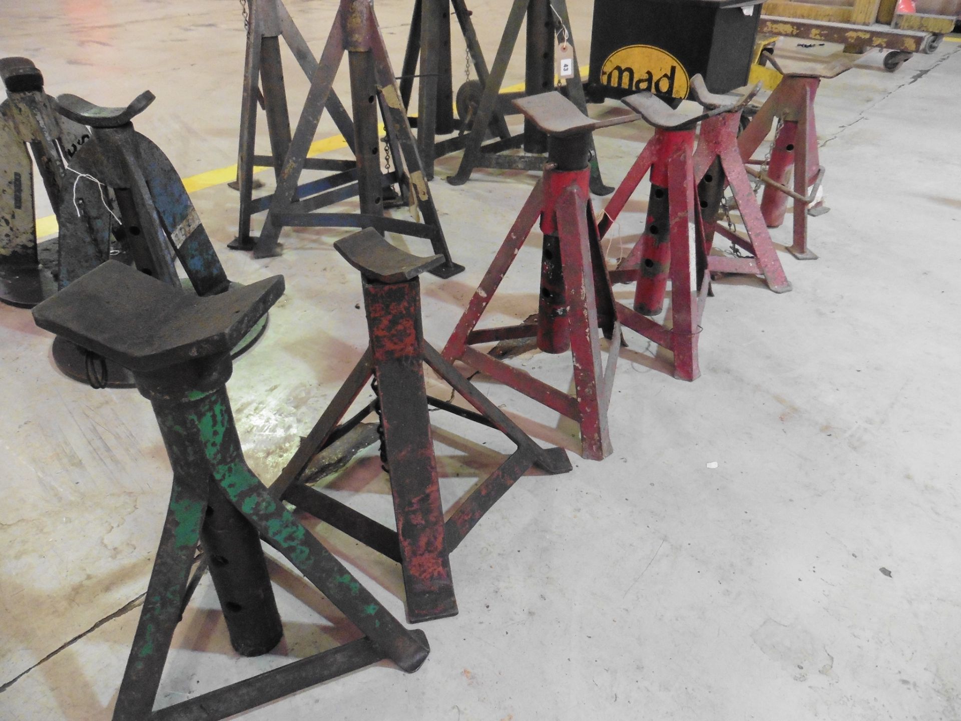 6 small axle stands