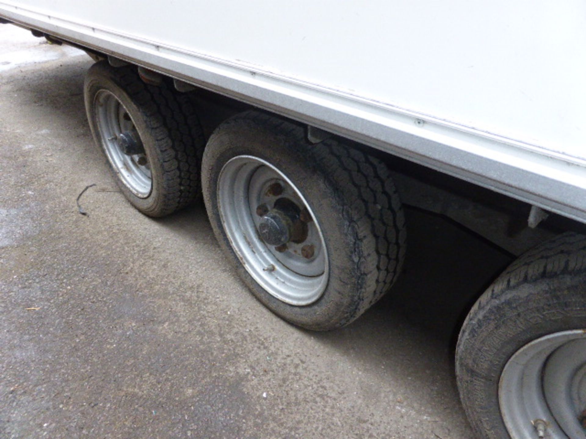 Large Mobile Catering Kitchen on Bateson triple axle chassis with double door floor to ceiling - Image 11 of 13