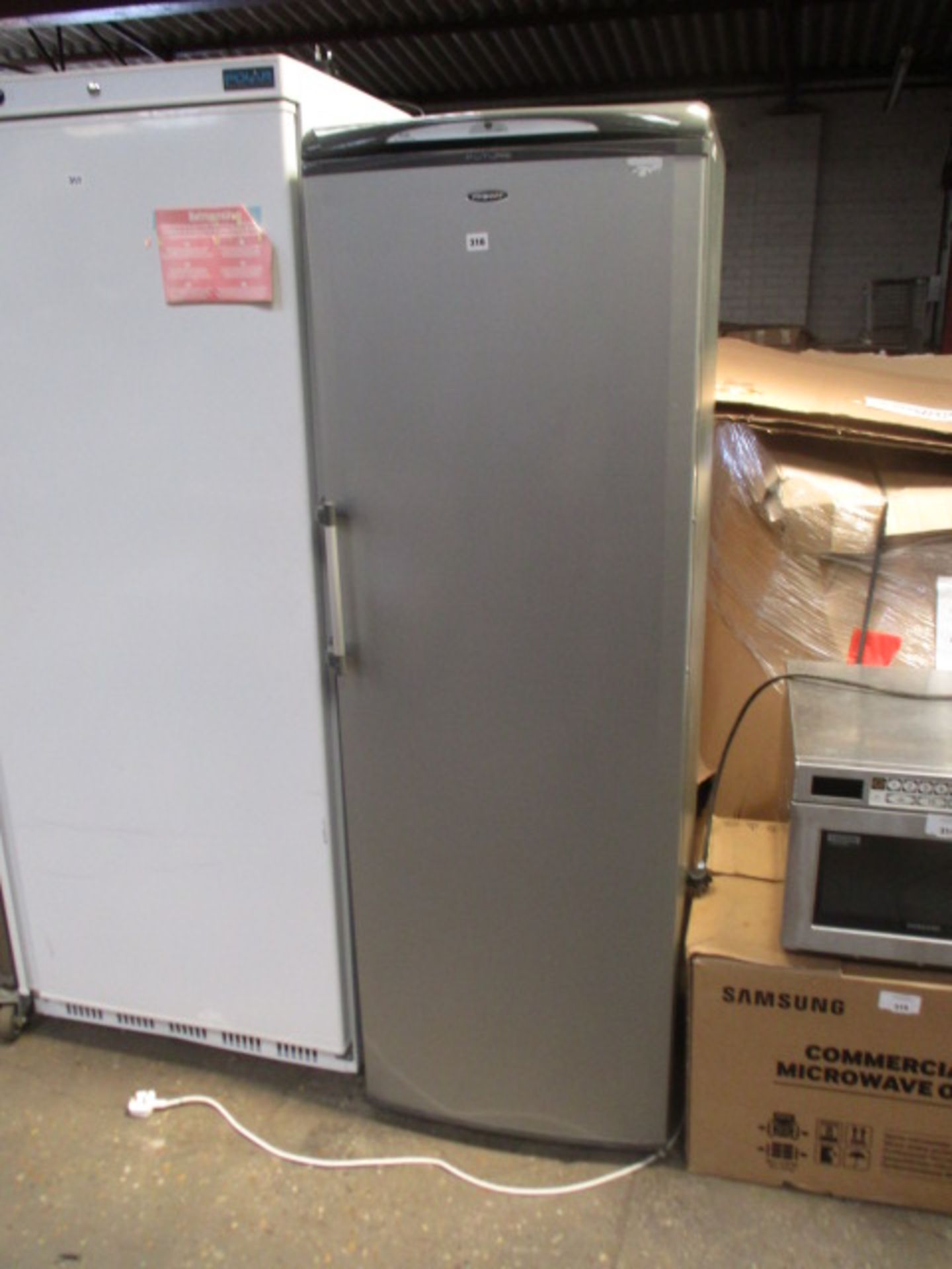 (48) 60cm Hotpoint Future single door fridge