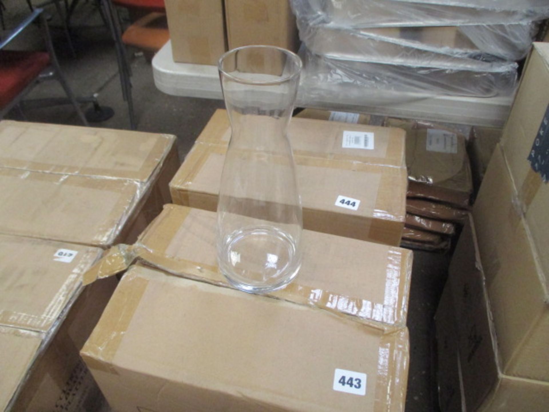 2 boxes of 6 (12 in total) 1L glass carafes