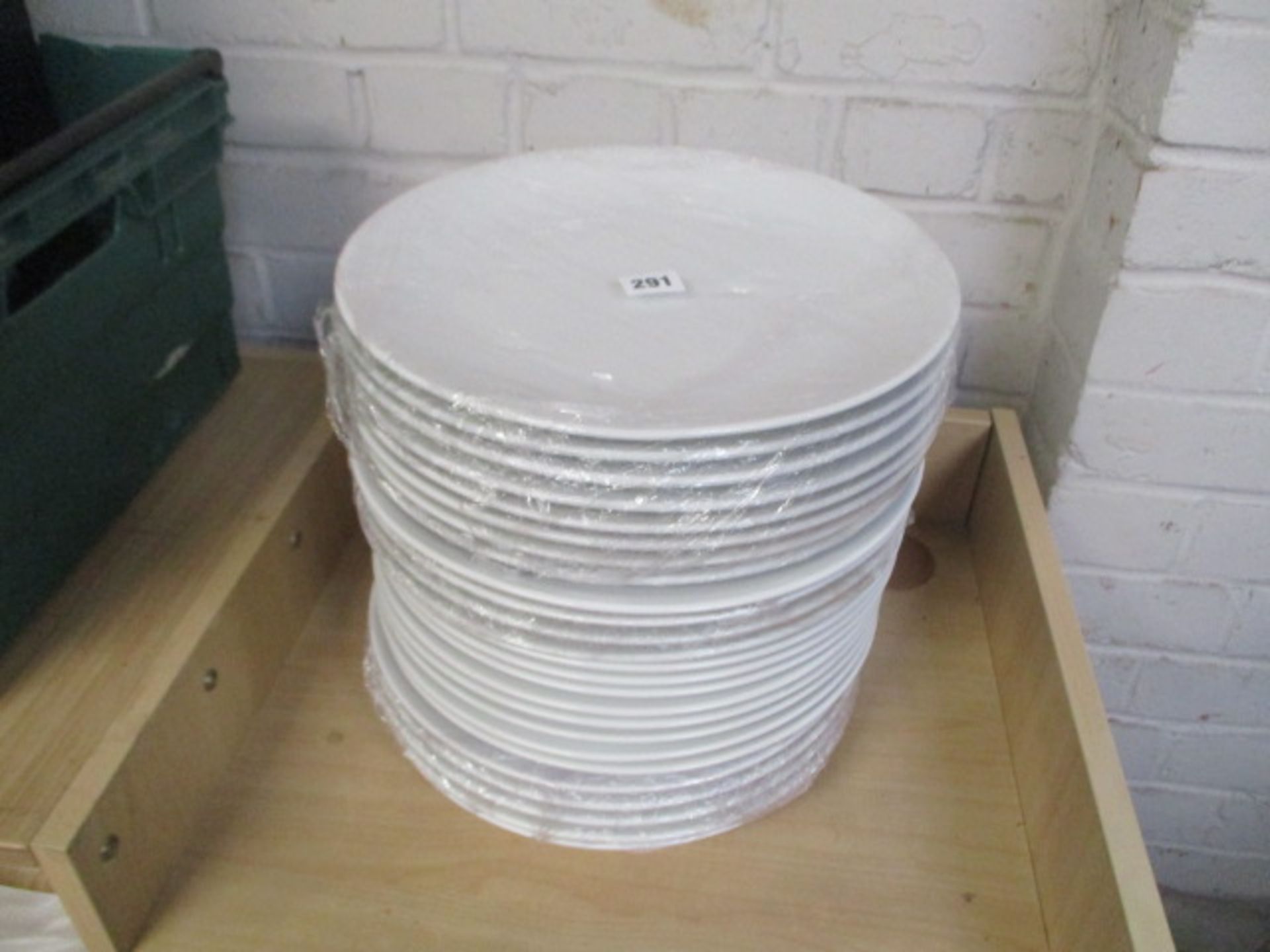 25 12'' round white dinner plates