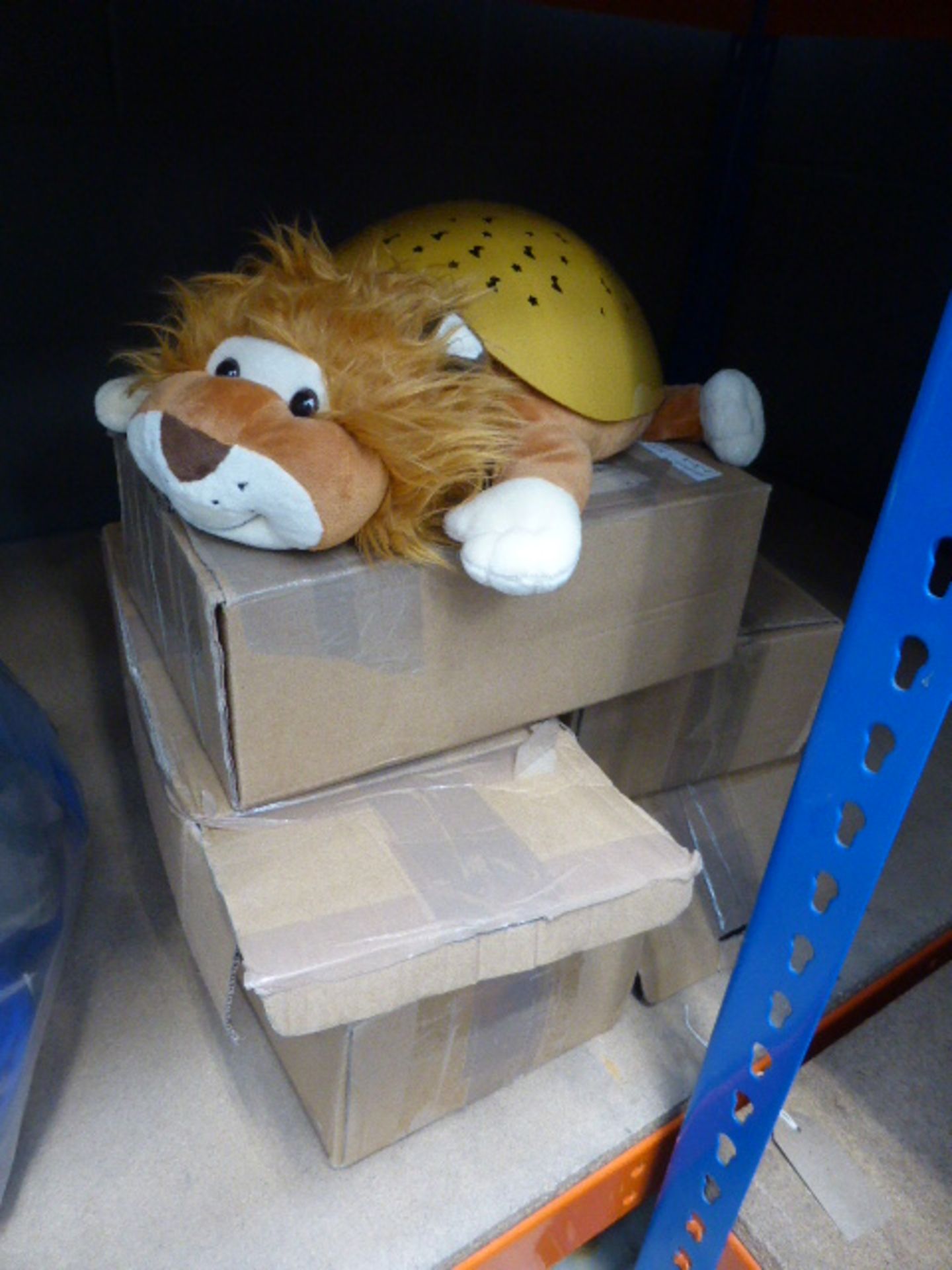 Qty of musical Lion toys