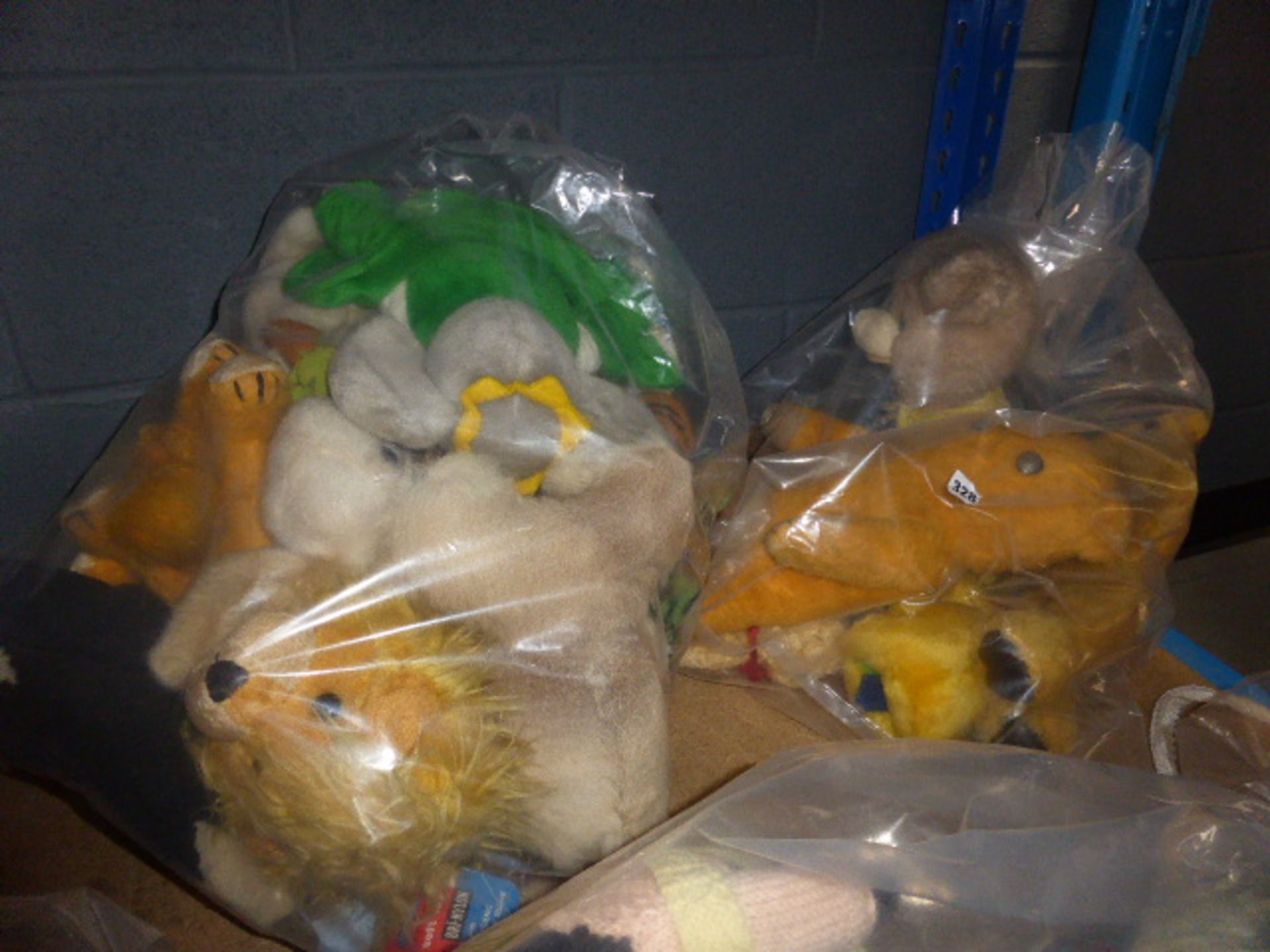 3283,3288,3286,3282,3281,3285 Seven bags containing mixed cuddly toys - Image 3 of 4