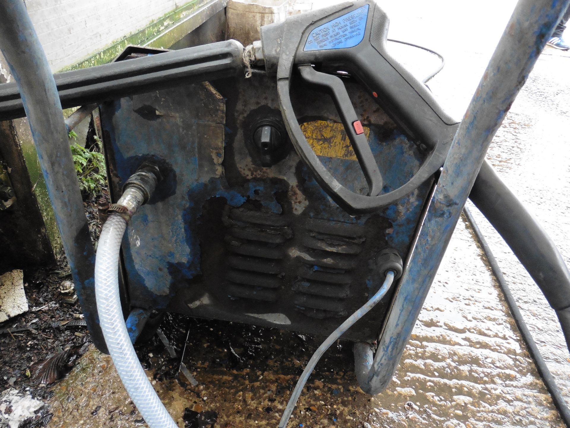 DTE electric pressure washer - Image 2 of 2