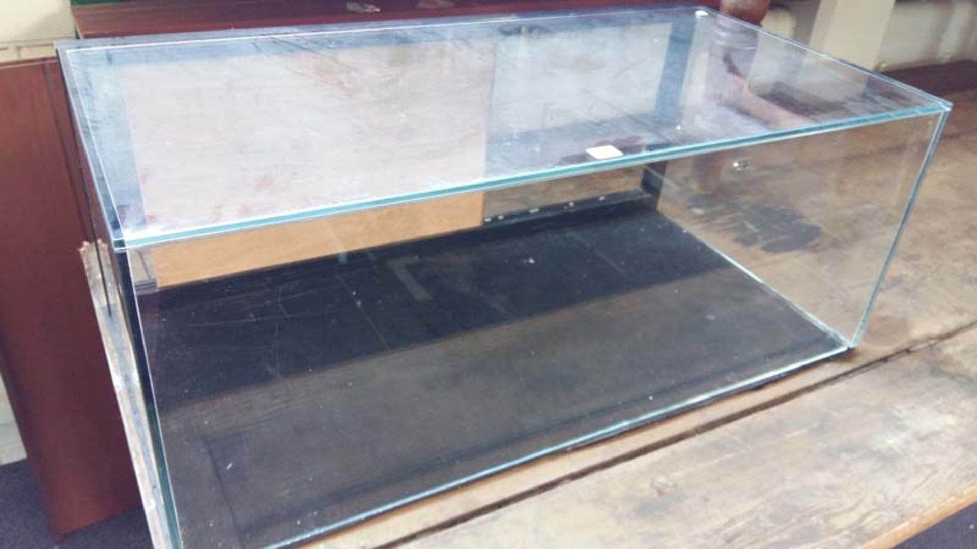 Bench top glazed display cabinet