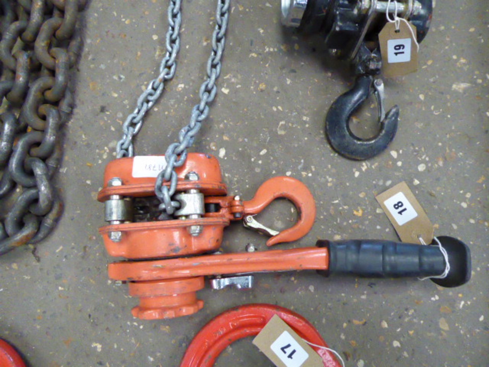 750kg hand crank hoist