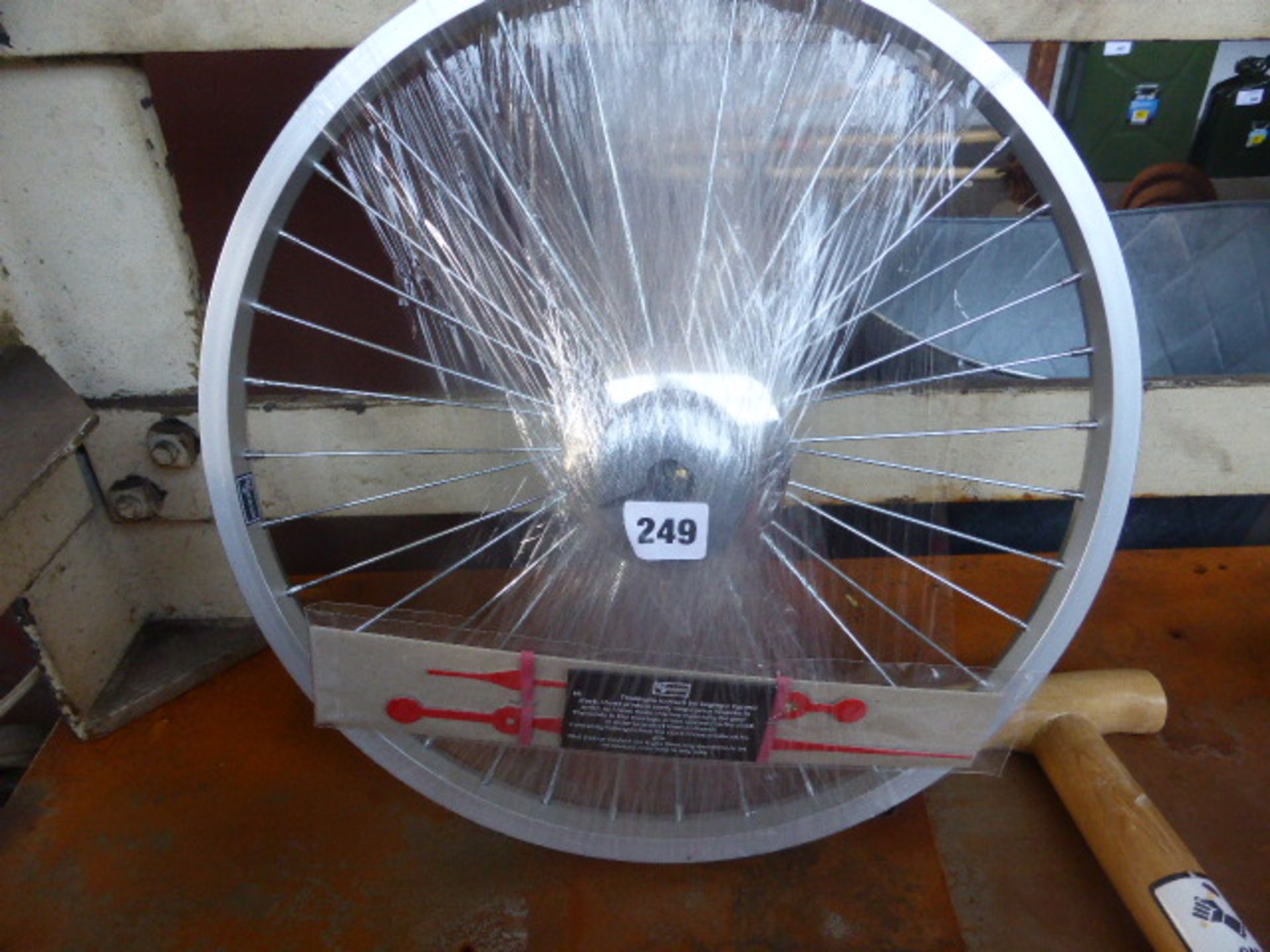 Bike wheel design clock