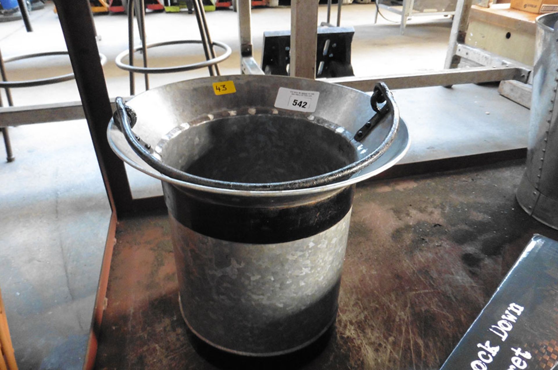 Galvanised bucket with single handle (43)
