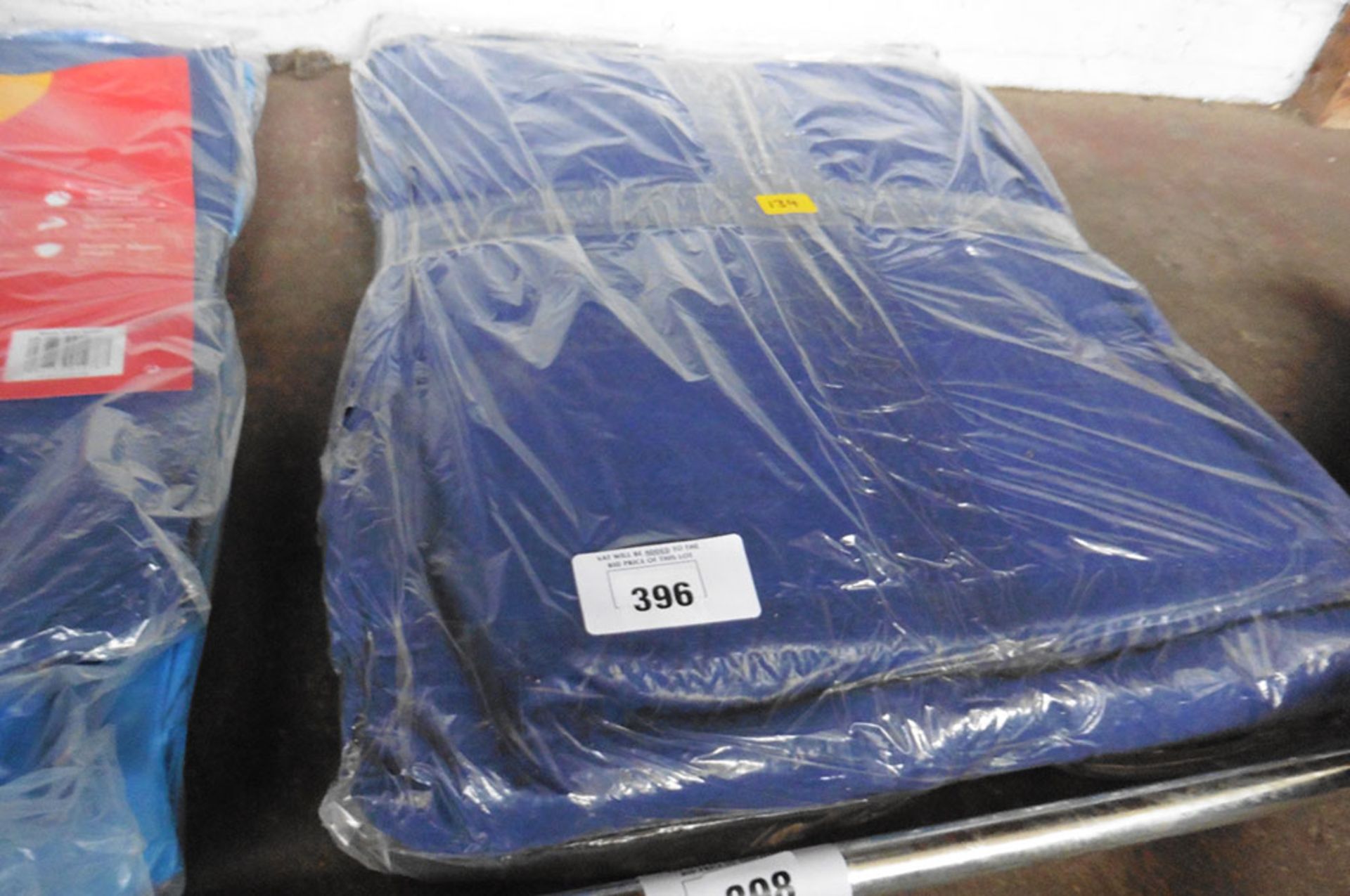 Large blue tarpaulin (134)