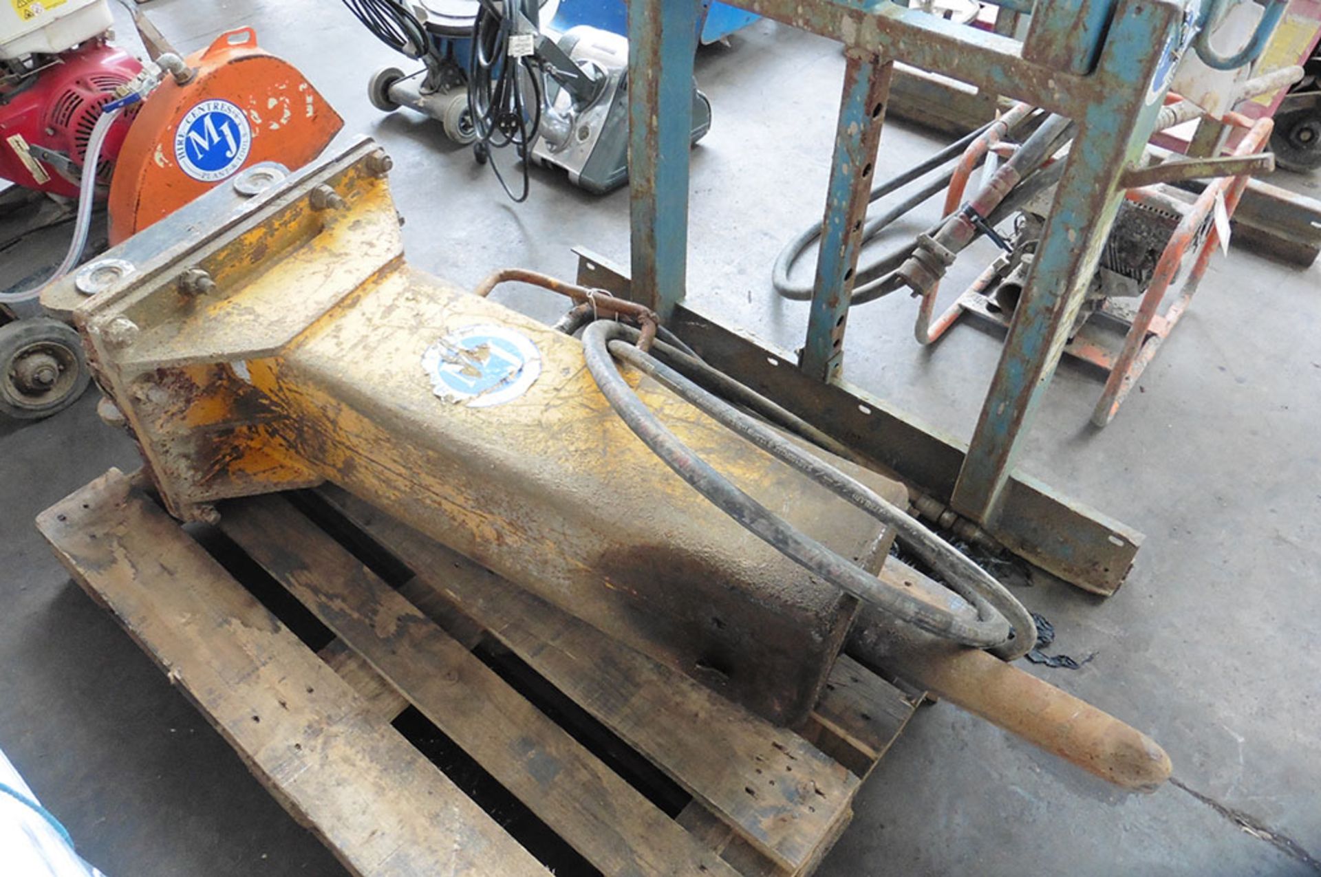 8 Tonne pecker breaker attachment (S)