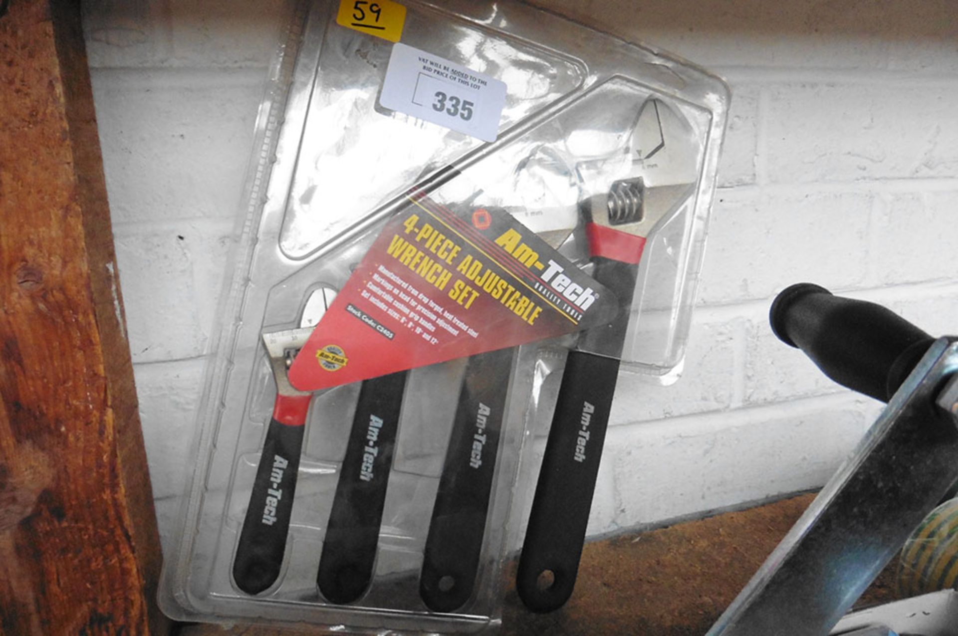 4 Adjustable wrenches (59)