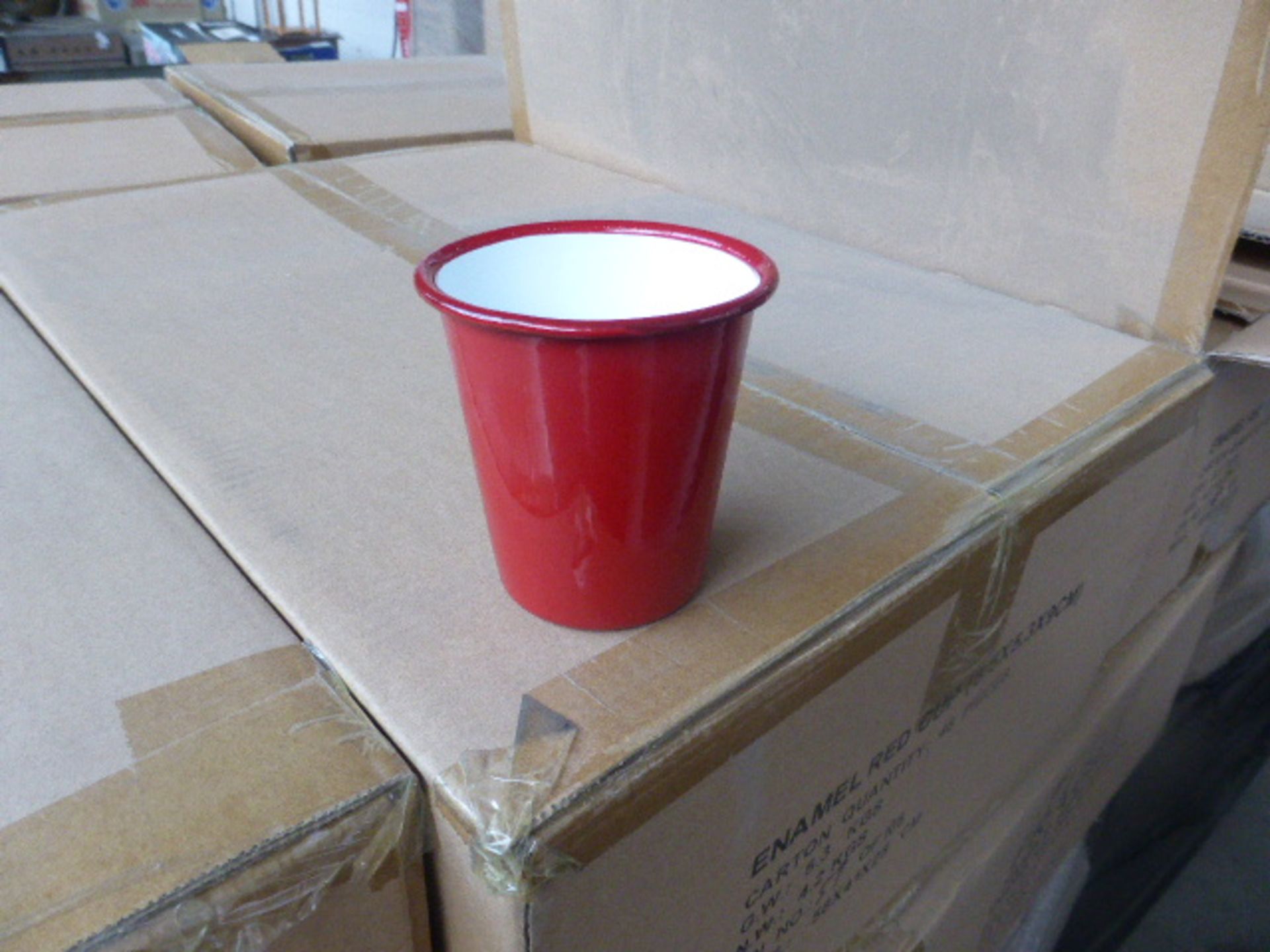 Box of 48 enamel red cups
