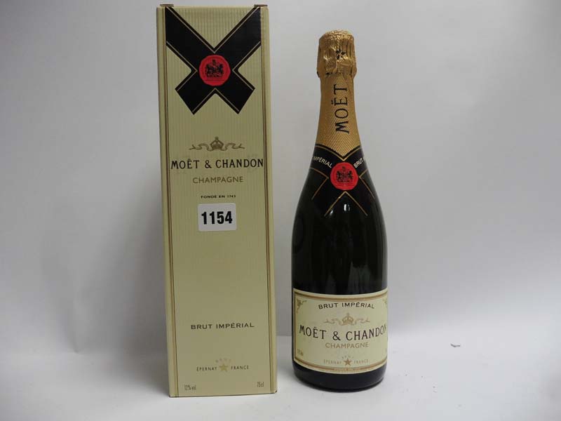 A bottle of Moet & Chandon Brut Imperial Champagne with box 75cl 12%