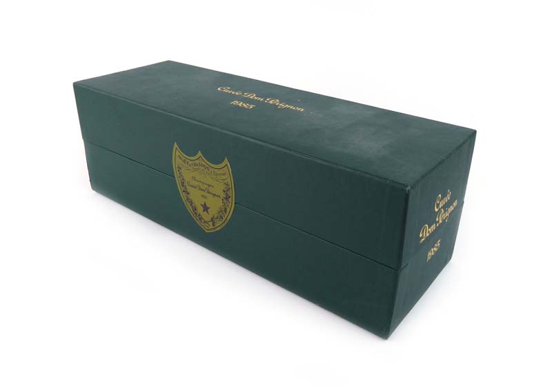 A bottle of Moet et Chandon Cuvee Dom Perignon 1985 Vintage Champagne with box - Image 2 of 3