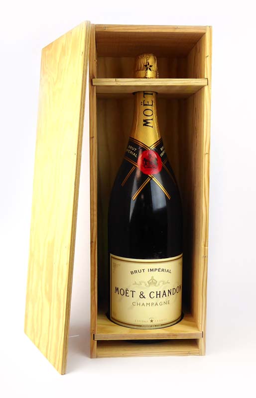 A Jeroboam of Moet & Chandon Brut Imperial Champagne with own wooden box 3 litre 12% - Image 2 of 9