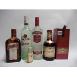 4 various bottles and a miniature, 1x Smirnoff No 21 Vodka 70cl 37.