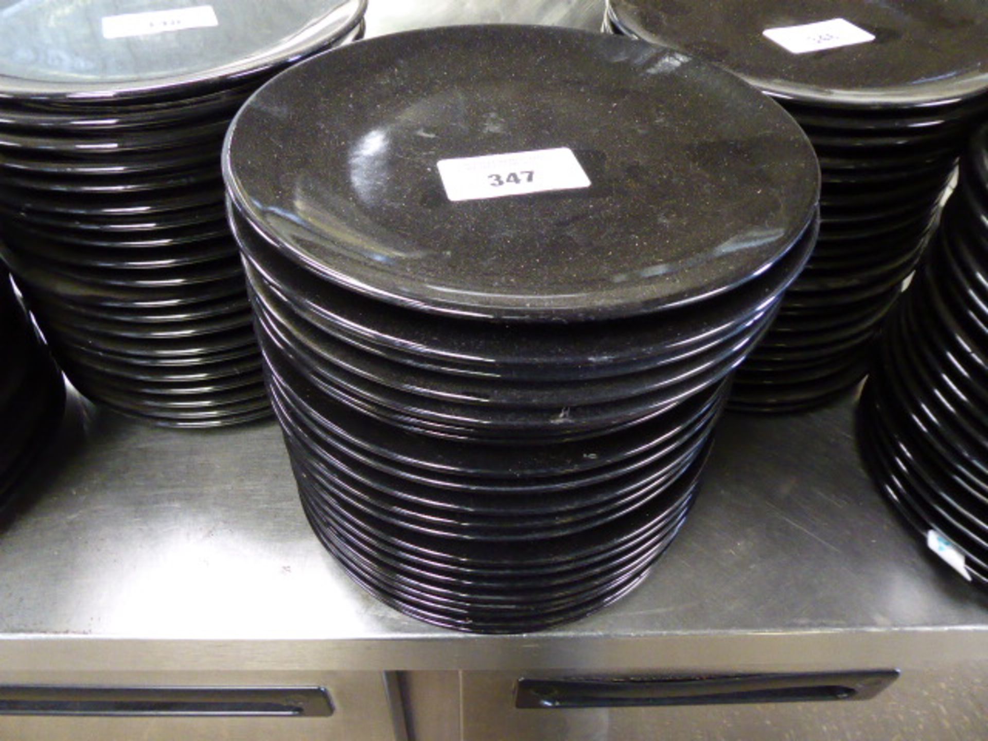 Approx. 20 x 26cm black dinner plates