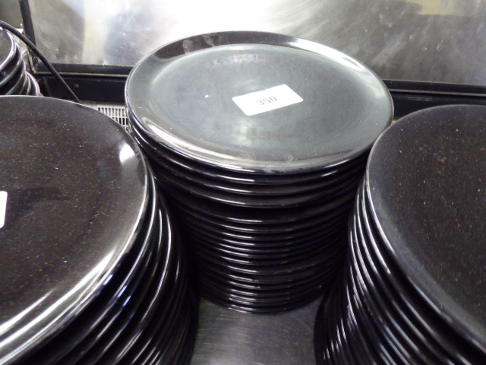 Approx. 20 x 26cm black dinner plates