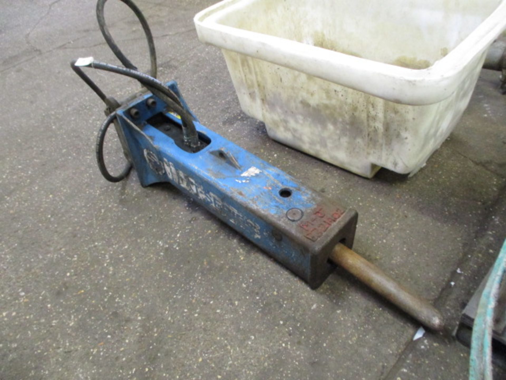 (134) 5 ton hydraulic breaker attachment (321402)